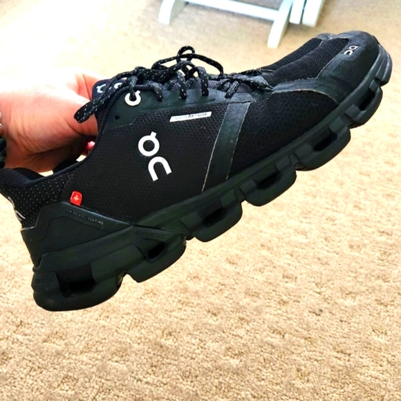 On Running Shoes - On Cloud Running Shoes Cloudflyer Waterproof Womens 7.5 Casual Hiking Black